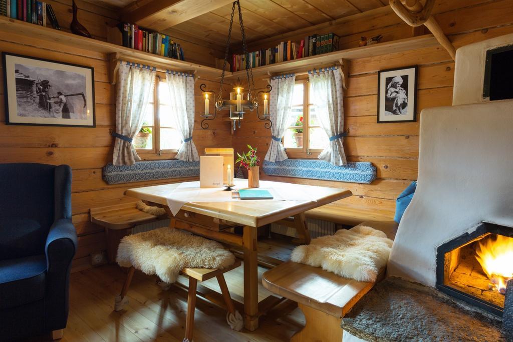 Hotel Almdorf Seinerzeit Wiedweg Habitación foto