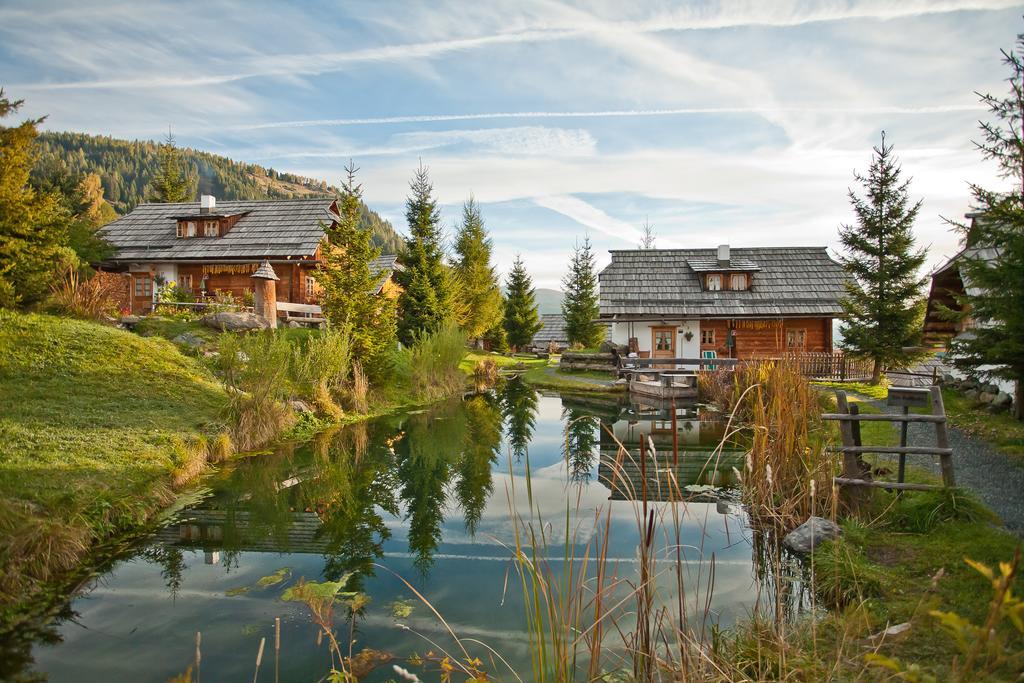 Hotel Almdorf Seinerzeit Wiedweg Exterior foto